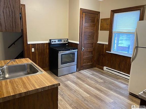 5th image of 303 Van Buren St