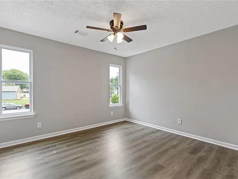 1111 Pin Oak Dr — Photo 15