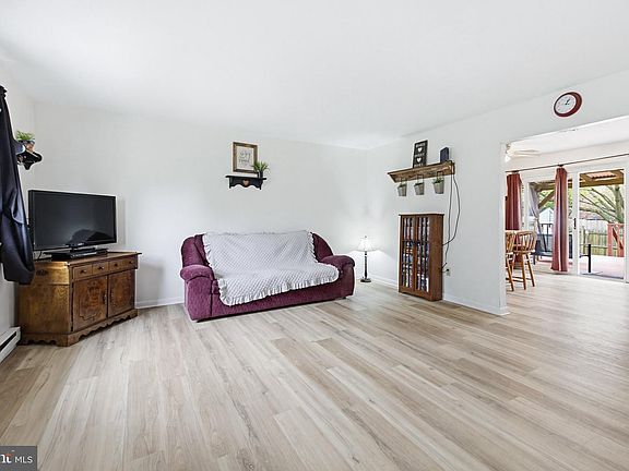 4th image of 212 Beechwood Ln