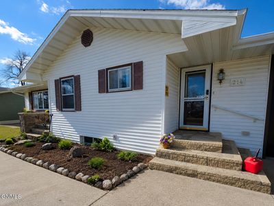 214 Avenue F E, Napoleon, ND, 58561