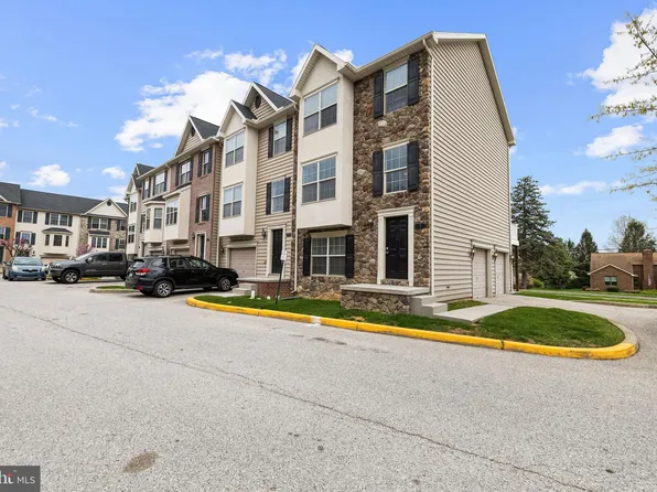 10 Shady Tree Ct, York, PA 17402