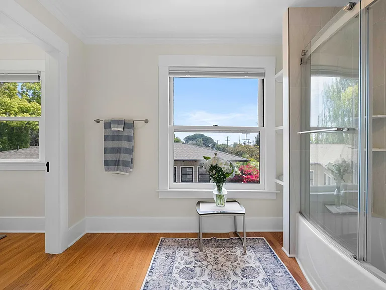 402 E Valerio St — Photo 28