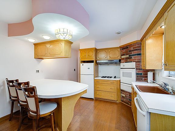 5th image of 16 Wicks Ln
