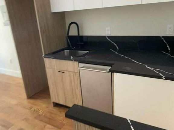 5th image of 61 Montrose Ave #2I