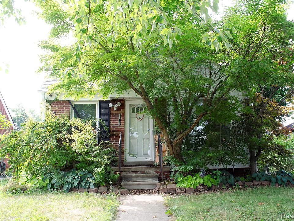 1st image of 1833 Mayburn St