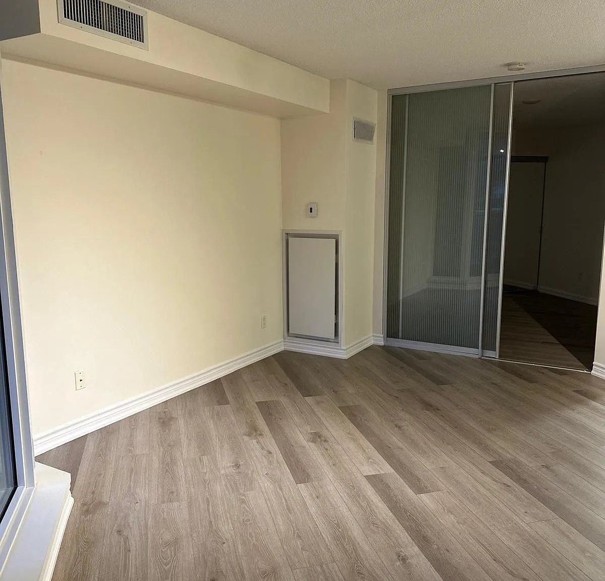 111 Elizabeth St — Photo 3
