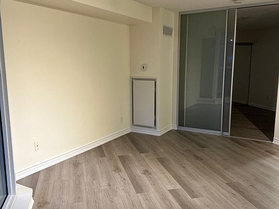 3rd image of 111 Elizabeth St #636