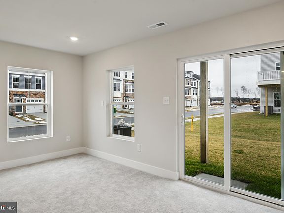 3rd image of 29407 Oxford Dr