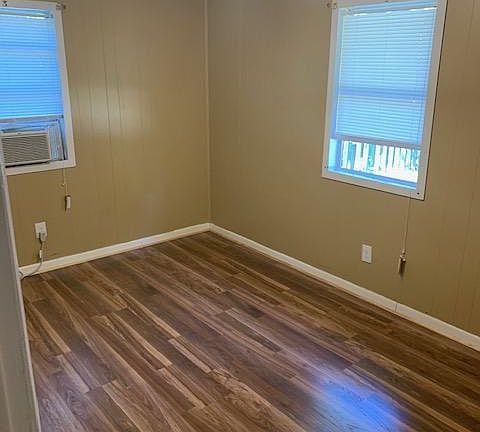 4th image of 608 College St #B