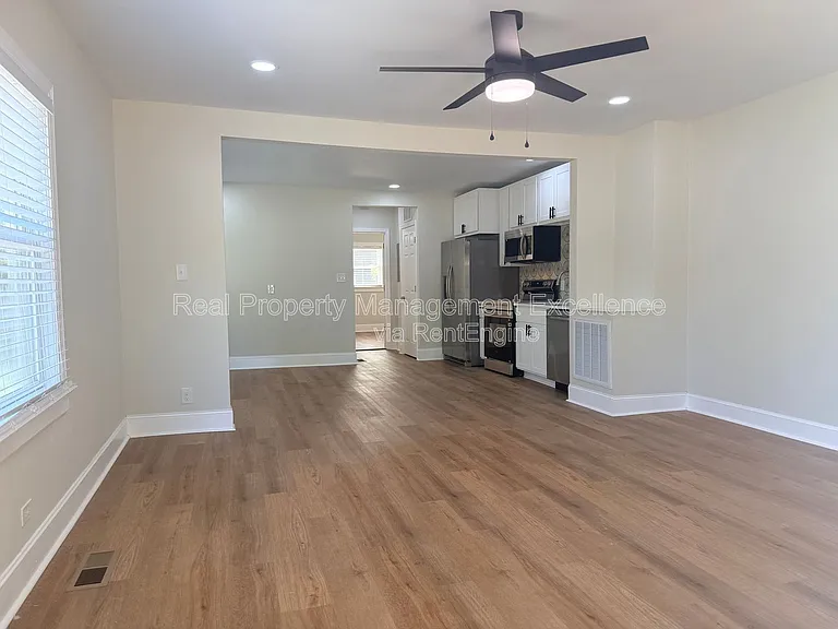 114 E Club Blvd #A — Photo 3