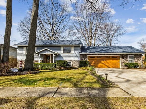 770 Alameda Ave, Sheffield Lake, OH 44054