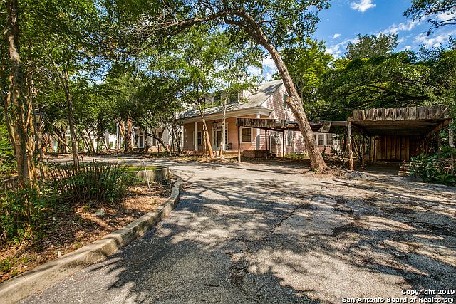 1st image of 107 E Agarita Ave