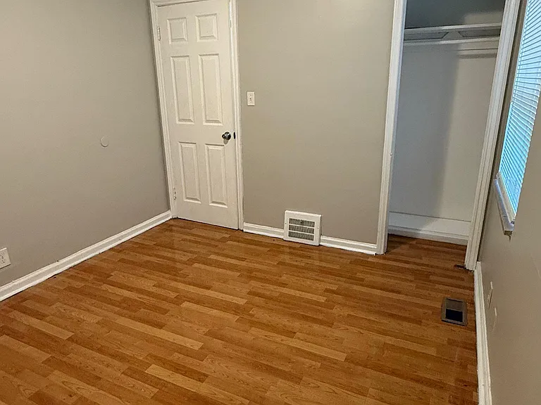 10370 Britain St — Photo 10