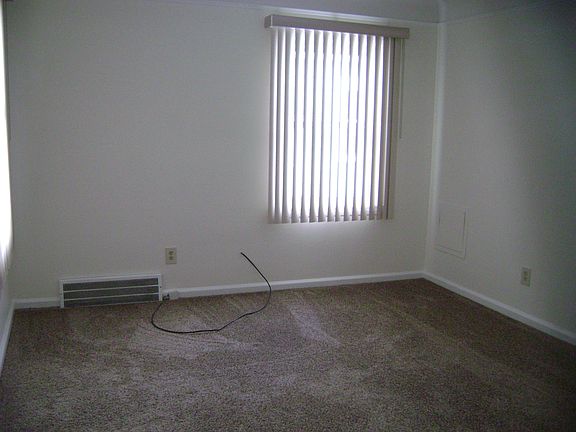 3rd image of 514 N Altadena Ave