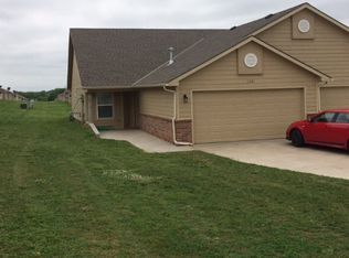 1601 Clover Dr, Junction City, KS 66441