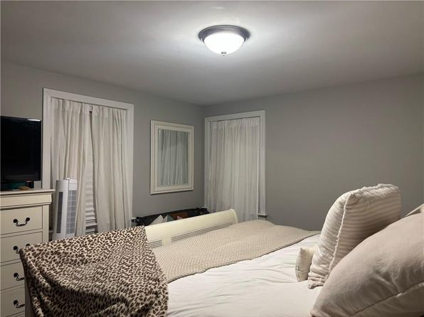 7 Sherbrooke Rd, Barrington, RI 02806