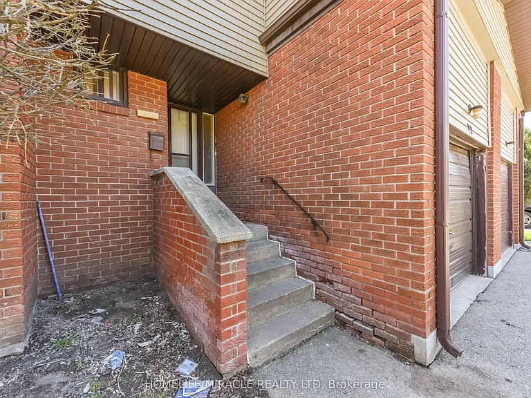 72 Carleton Pl #72 — Photo 4