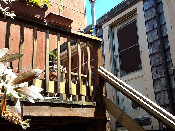 2nd image of 512 Lisbon St