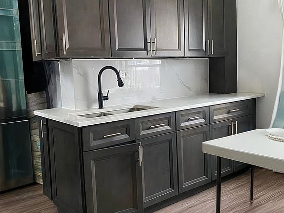 3rd image of 455 Besserer St #1