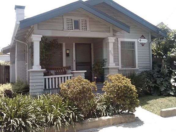 2nd image of 203 W De La Guerra St #209