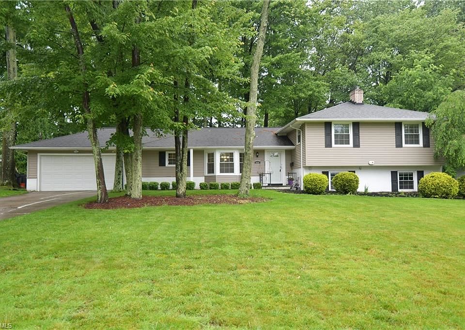 1st image of 978 Colony Dr