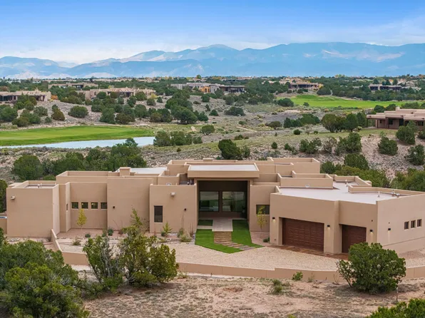9 Tamarisk Trl, Santa Fe, NM 87506