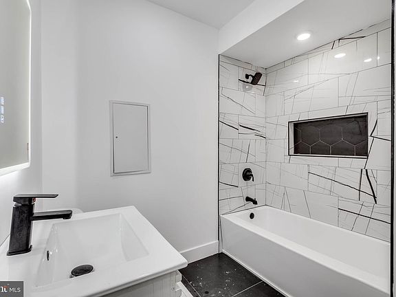 4th image of 6027 Delancey St #A