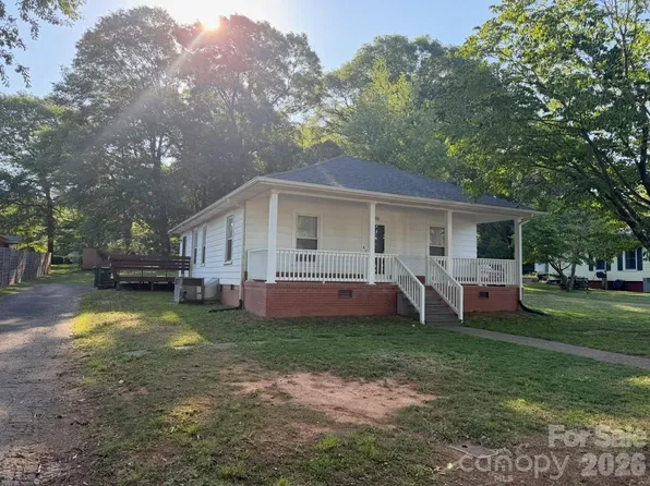 110 Globe St, Mount Holly, NC 28120
