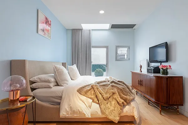 Rented by Corcoran | media 18