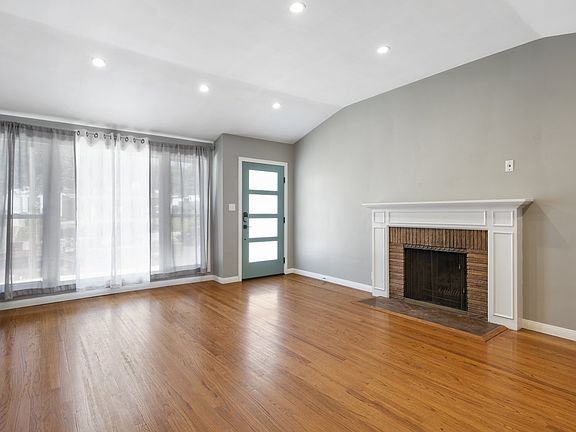 4th image of 2326 E Glenoaks Blvd