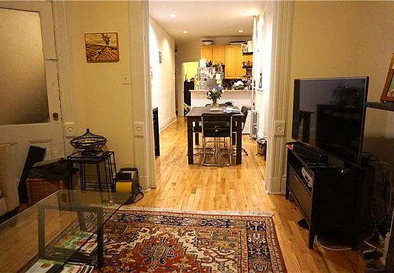 3rd image of 539 Bergen St APT 2R