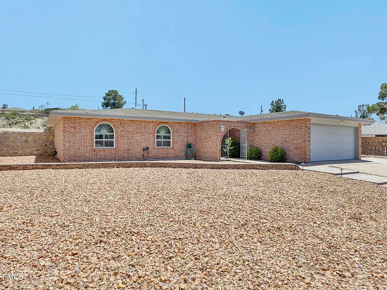 7112 Ramada Dr — Photo 3