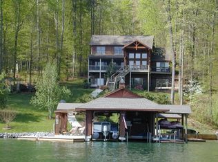 125 Spring Dr, Huddleston, VA 24104