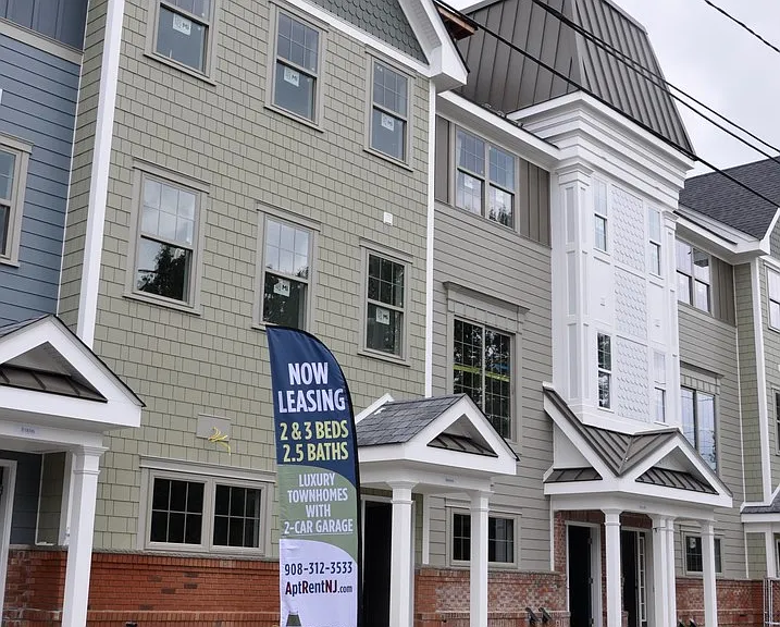STATION SQUARE AT FANWOOD — Photo 8
