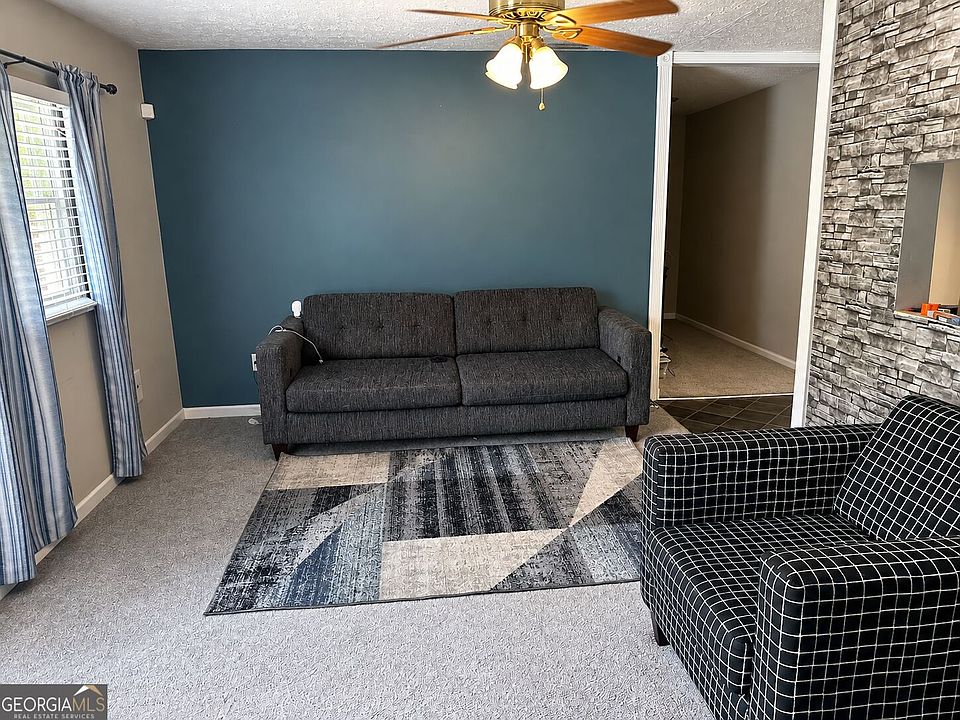 2nd image of 345 Oak Hill Cir