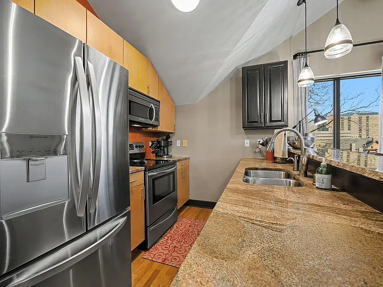 261 S Limestone St #304 — Photo 15