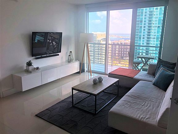 5th image of 325 Biscayne Blvd #3419