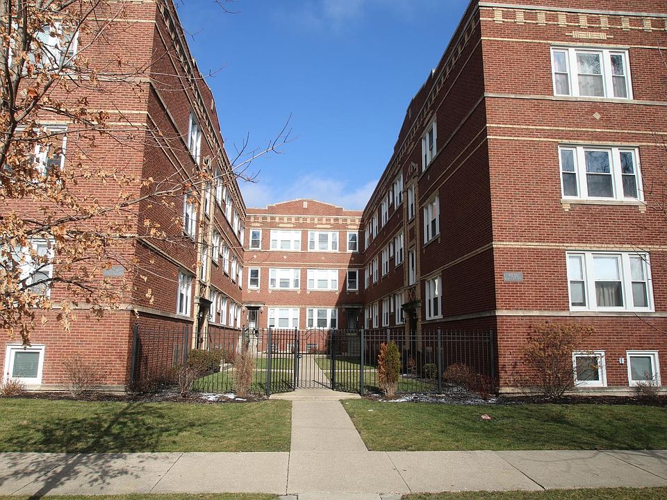 1st image of 4838 W Hutchinson St APT 303
