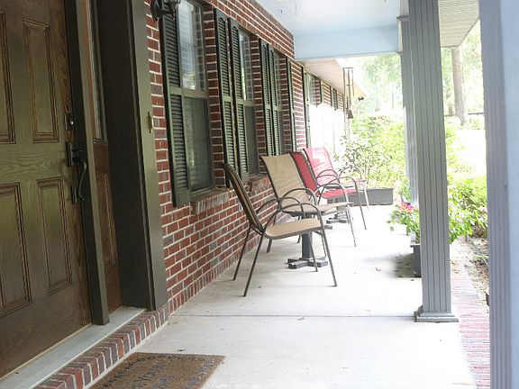 3rd image of 254 NW Dogwood Ter