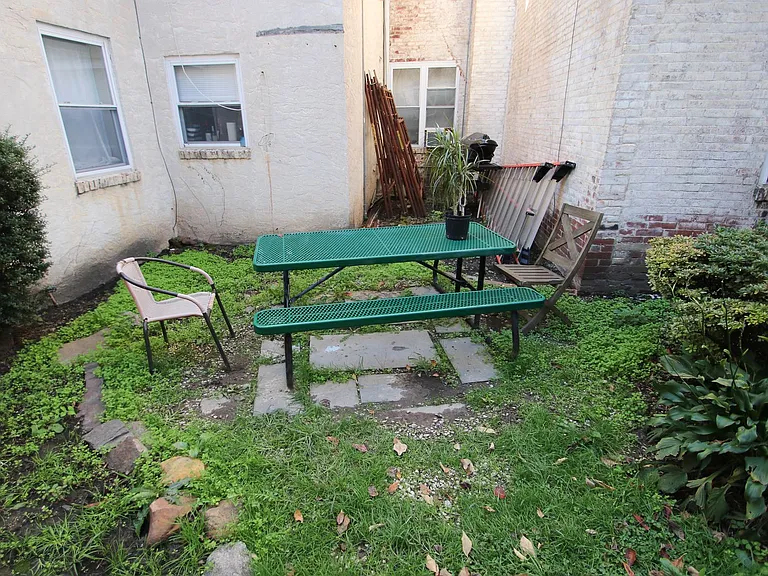 1616 Pine St — Photo 12