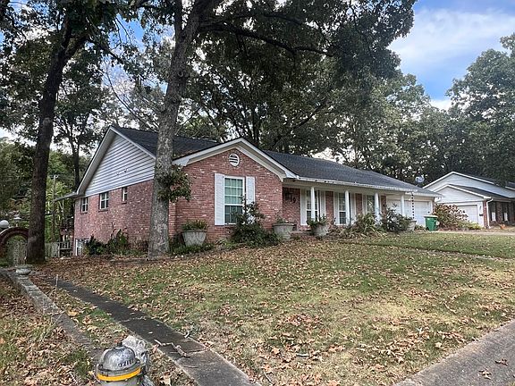 3rd image of 19 Lorine Cir