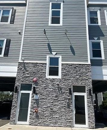 3rd image of 40 Division St Unit 2D