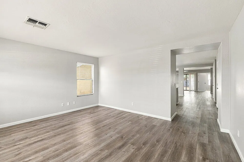 3 bed, 2.0 bath, 1759 sqft, $2,195 — Photo 4