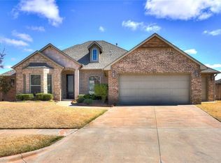 19204 Greenery Ln, Edmond, OK 73012