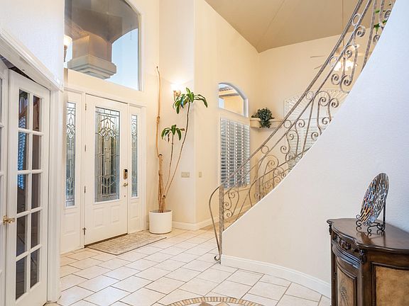 4th image of 1042 Calle Flor Pl