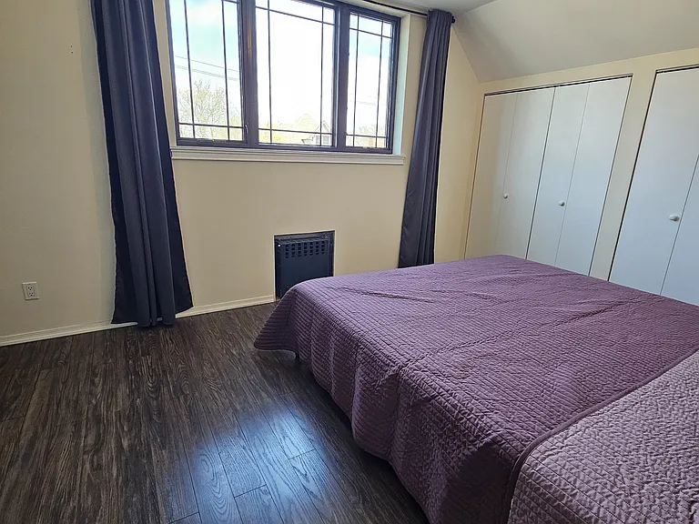 2116 Voorhies Ave #4 — Photo 9