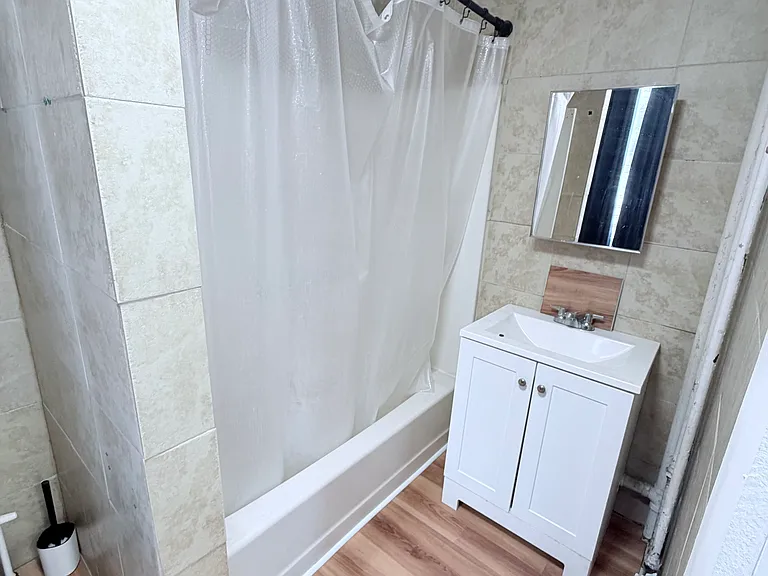 408 E 21st St #1 — Photo 7