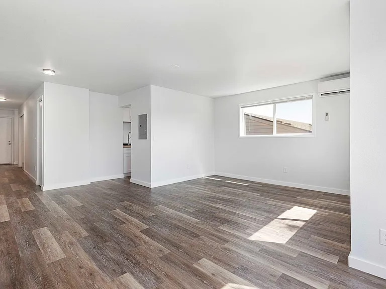 Baker 38 Apartments — Photo 33