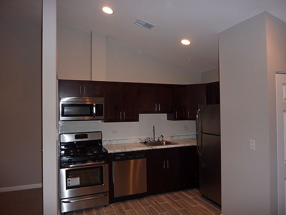 5th image of 371 Wilmington Dr Unit F