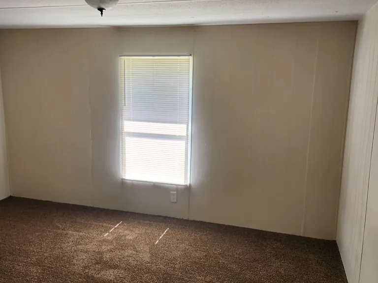 134 Grace Park — Photo 10